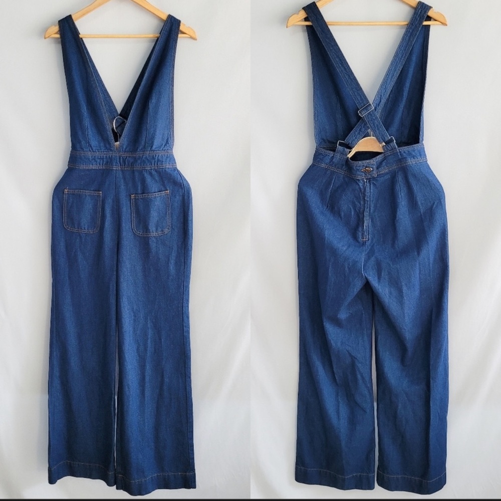 UO BDG Wide Leg Indigo Blue Eleanor Plunging Denim Jumpsuit Overalls Size 4